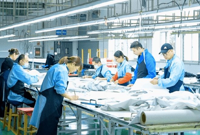 潛江訂單旺生產(chǎn)忙，技術(shù)研發(fā)與銷售火力全開(kāi)